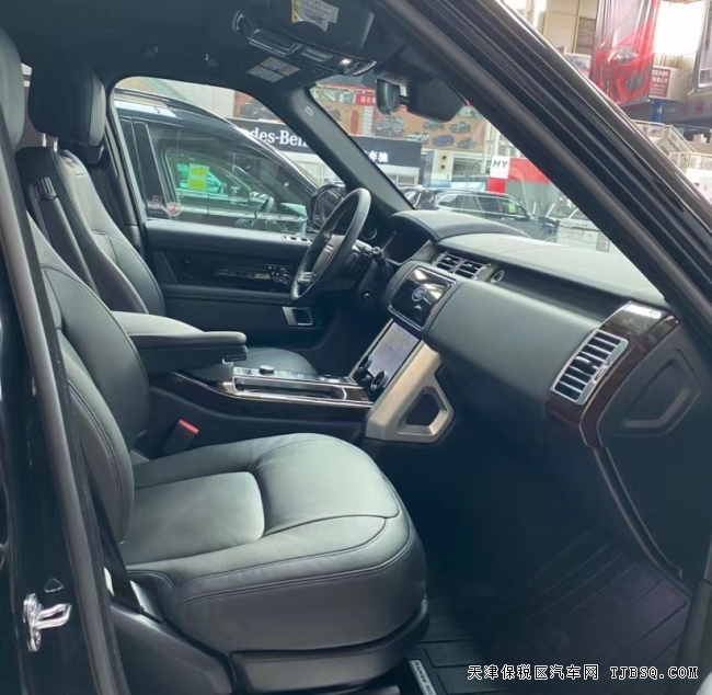 20款加版路虎行政3.0汽油P400港口 心动价格1387万