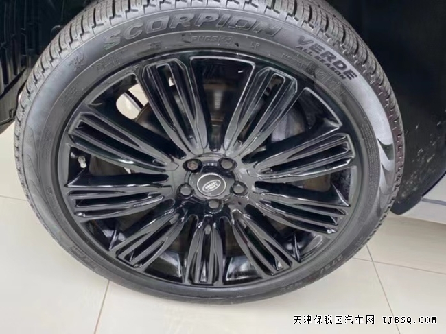 20款加版路虎行政3.0汽油P400港口 心动价格1387万