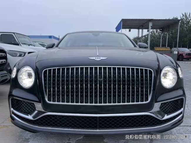 21款宾利飞驰 4.0 V8 特价销售仅此一台300万 全国上牌