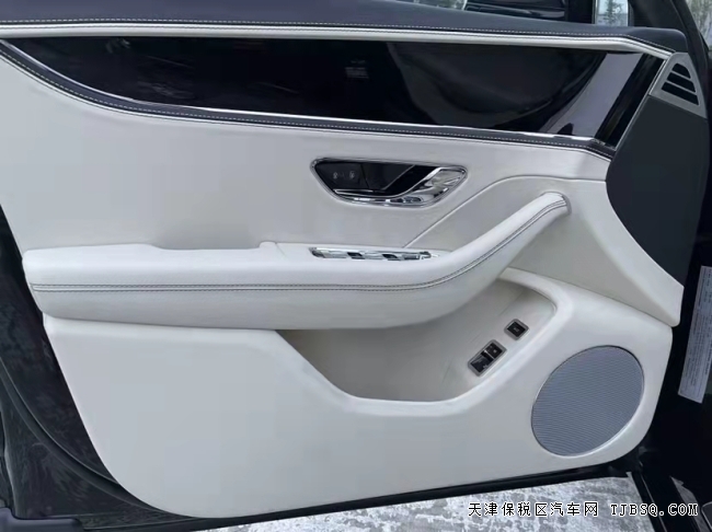 21款宾利飞驰 4.0 V8 特价销售仅此一台300万 全国上牌