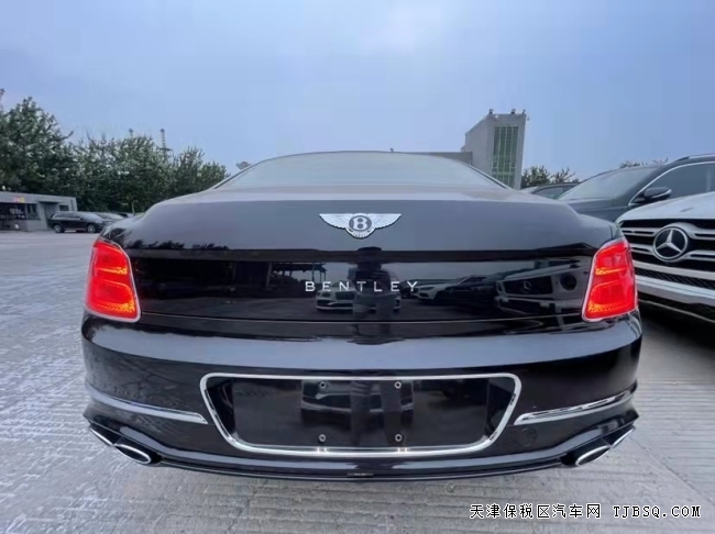 21款宾利飞驰 4.0 V8 特价销售仅此一台300万 全国上牌
