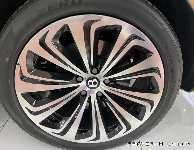 21款添越混动3.0V6 尊贵豪华 港口直营310万 