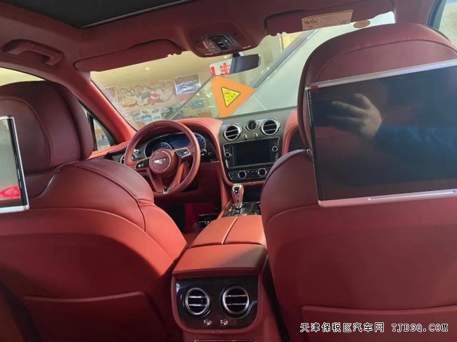 20款宾利添越 3.0油电混合 舒适豪华一体 港口 248万提车 