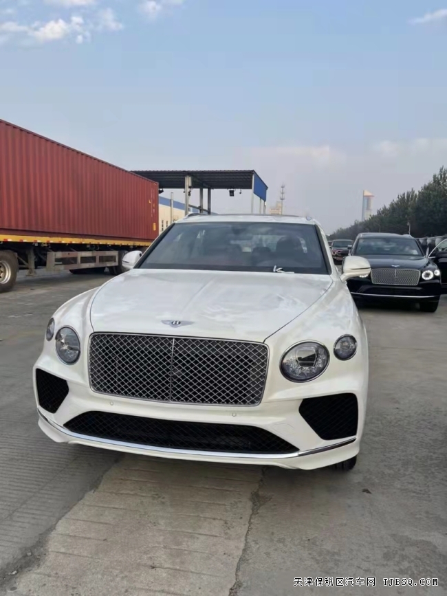 21款美版宾利添越4.0V8