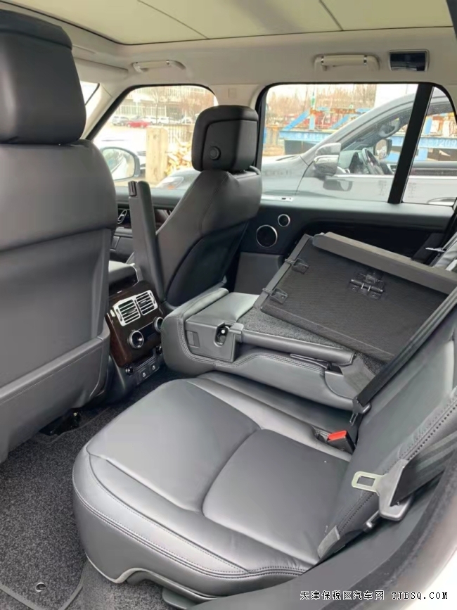 22款欧版路虎揽胜行政3.0.汽油P400 