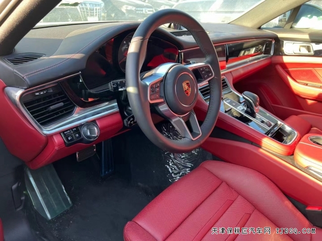 20款保时捷帕纳梅拉4S2.9T港口热卖中 20款保时捷帕纳梅拉4S2.9T港口热卖中