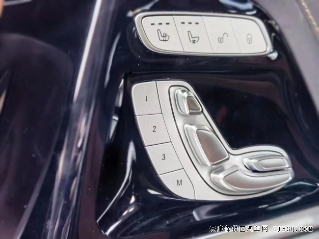 20款加版奔驰G63 舒适驾驶 复古越野 仅售 310万提车