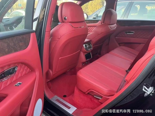 21款美版宾利添越4.0港口狂降40万