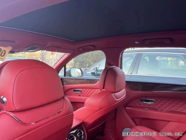 21款美版宾利添越4.0港口狂降40万