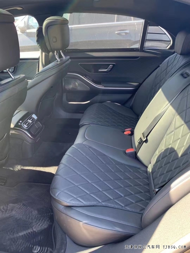 21款奔驰S580长轴版 港口现车无豪车税特价175万