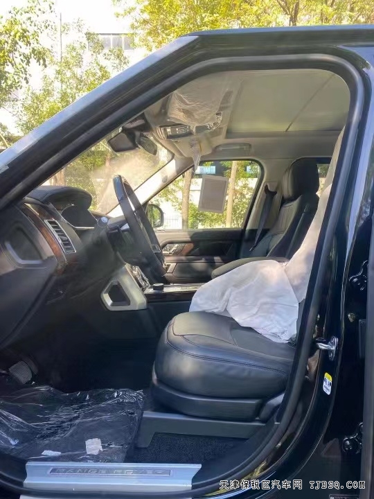 2020款路虎-揽胜3.0T -VOGUE加长汽油版港口促销中