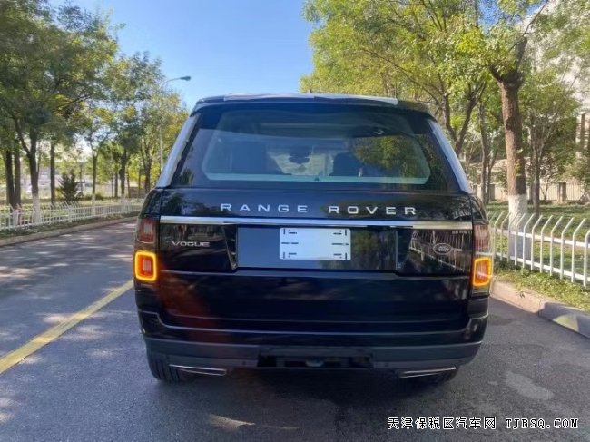 2020款路虎-揽胜3.0T -VOGUE加长汽油版港口促销中