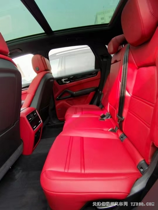 21款保时捷卡宴颜值和配置绝绝子 街跑之王