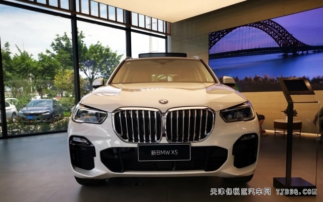 21款平行进口宝马x5外观相当霸气 21款平行进口宝马x5外观相当霸气