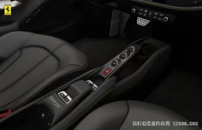 法拉利F8 Spider 20款 3.9T V8