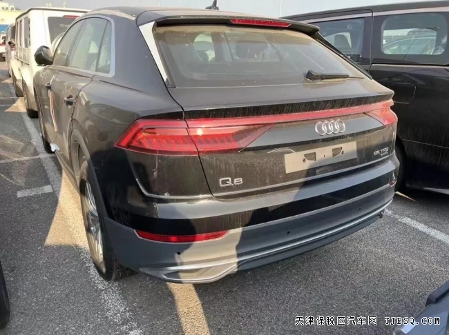 22款奥迪Q8港口热销中