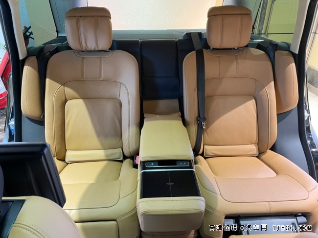 22款路虎揽胜创世加长3.0T汽油 P400  