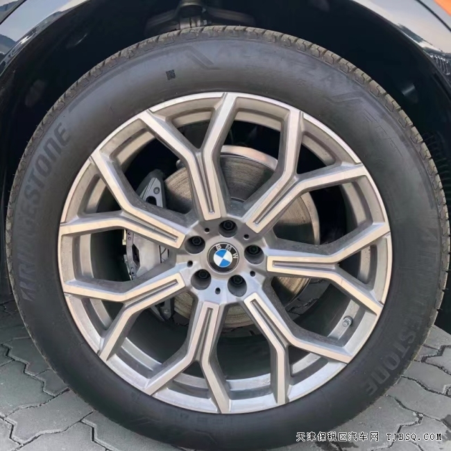 22款宝马X7港口甩卖中