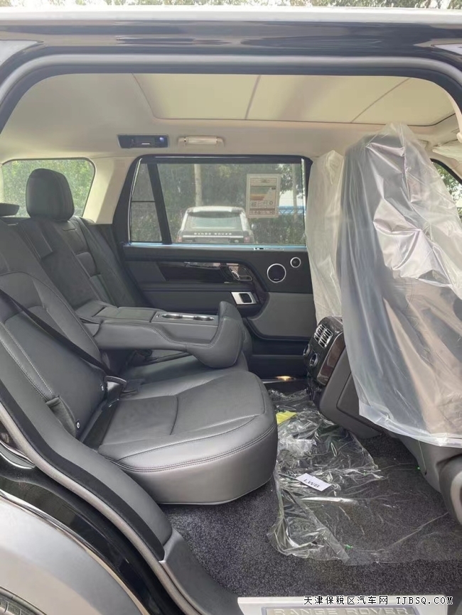 2020款中东版3.0汽油行政加长港口库存处理中