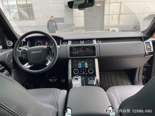 彰显霸气——21款平行进口路虎行政HSE港口现车  配置齐全