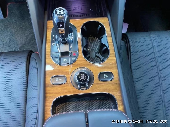 21款美规宾利添越4.0T V8 外观大气内饰奢华 仅售309 