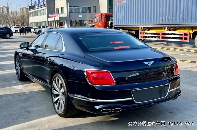 性价比最高的21款平行进口宾利飞驰4.0T 港口现车