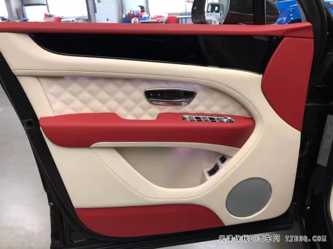 添越 22款 4.0T 五座 奢华座驾 天津港口热卖中 心动价336万