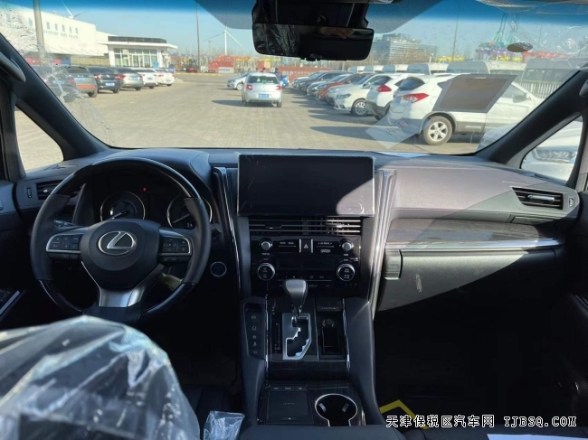 21款平行进口雷克萨斯LM300港口现车 售150万起
