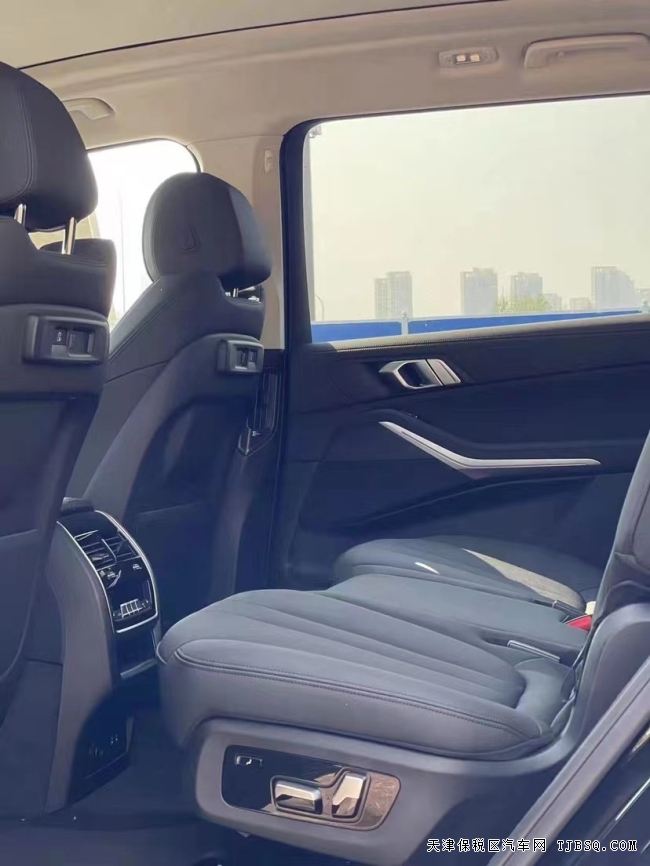 22款美版宝马X7港口特价处理中