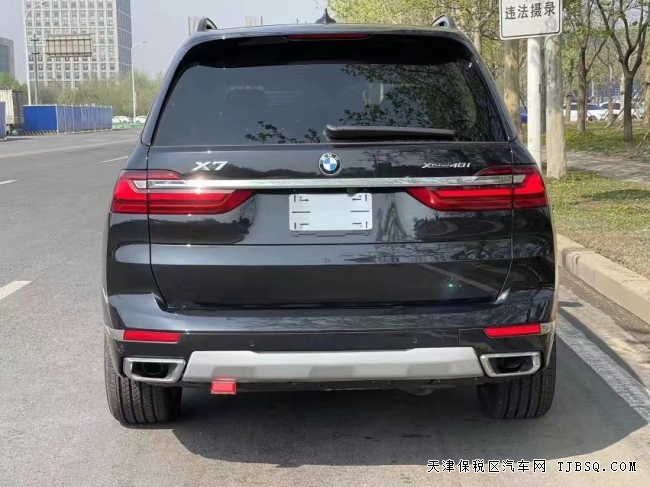 22款美版宝马X7港口特价处理中