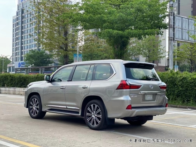 21款雷克萨斯LX570中东铂金版 港口现车特价仅售183万