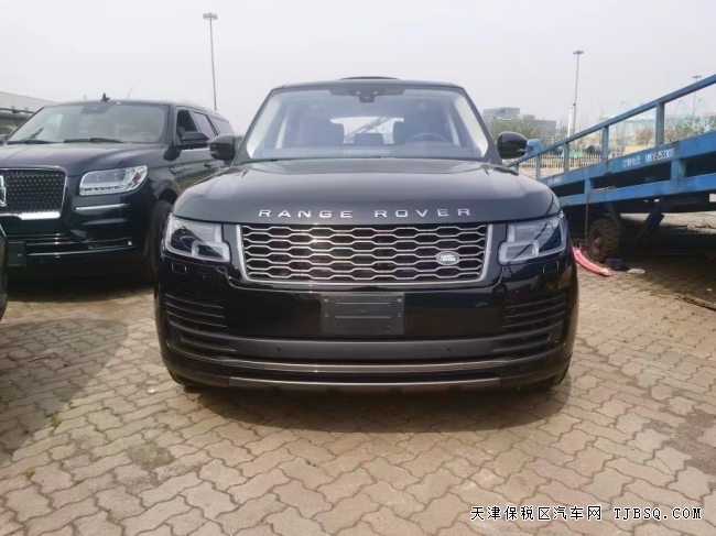 天津港平行进口车22款路虎揽胜3.0T黑曜港口钜惠158万