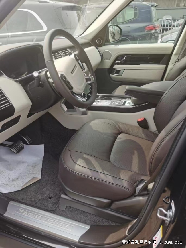 天津港平行进口车22款路虎揽胜3.0T黑曜港口钜惠158万