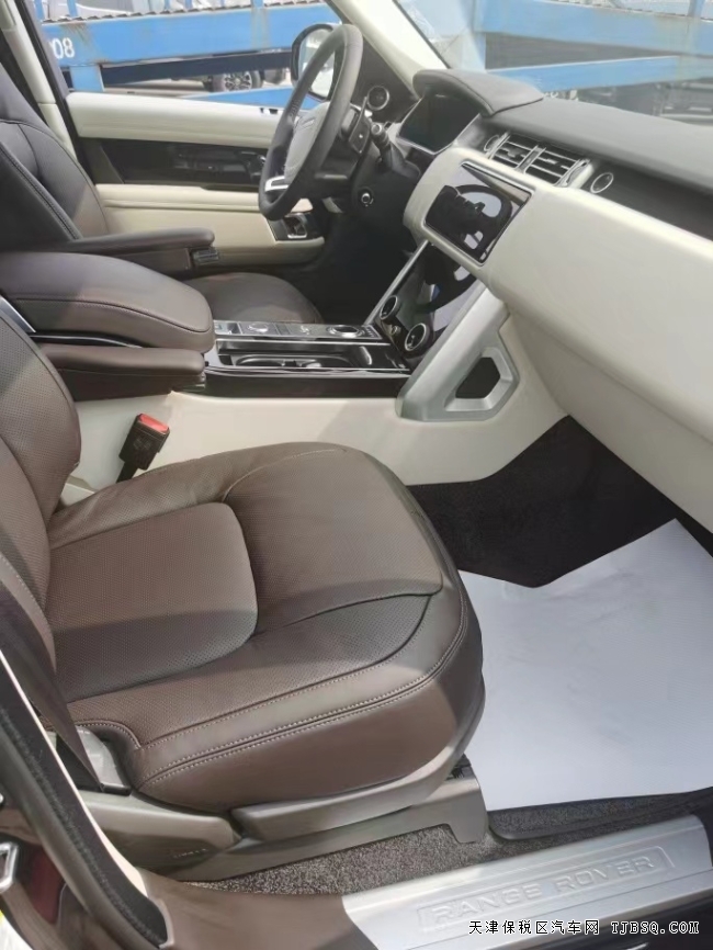 天津港平行进口车22款路虎揽胜3.0T黑曜港口钜惠158万