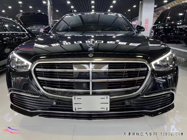 22款奔驰S500港口特价处理中 比4S点优惠40万