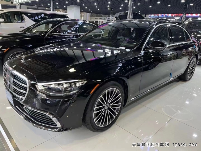 22款奔驰S500港口特价处理中 比4S点优惠40万