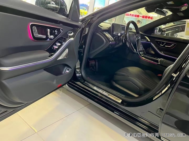 22款奔驰S500港口特价处理中 比4S点优惠40万