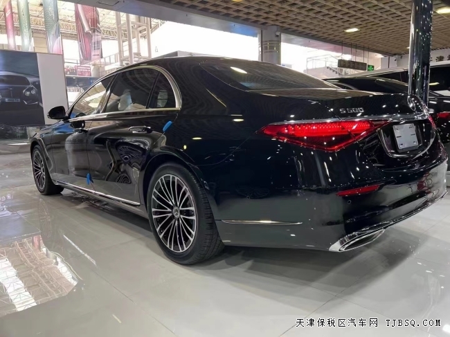 22款奔驰S500港口特价处理中 比4S点优惠40万