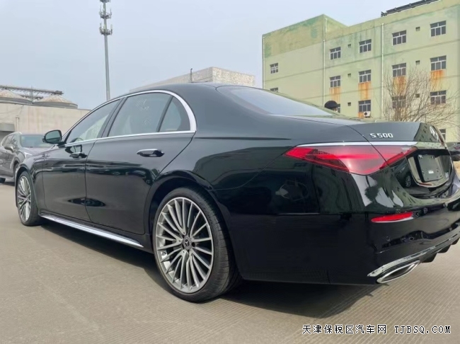 22款奔驰S500港口特价中 比中规优惠50万