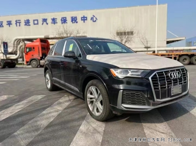 21款奥迪Q7  3.0T港口促销中