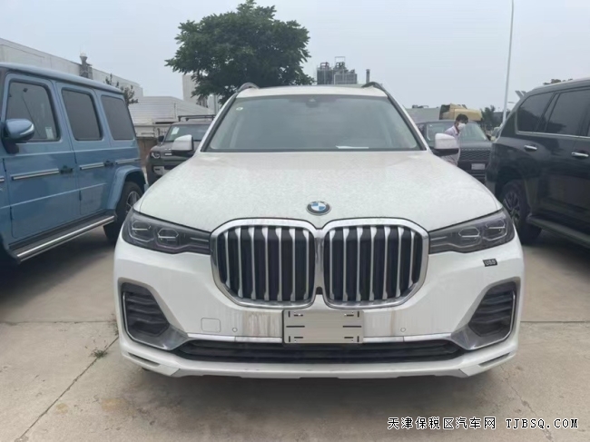 22款宝马X7全尺寸SUV港口特价中
