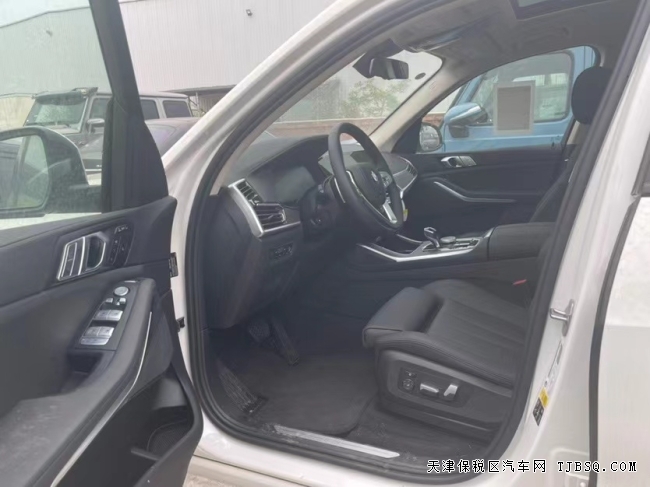 22款宝马X7全尺寸SUV港口特价中