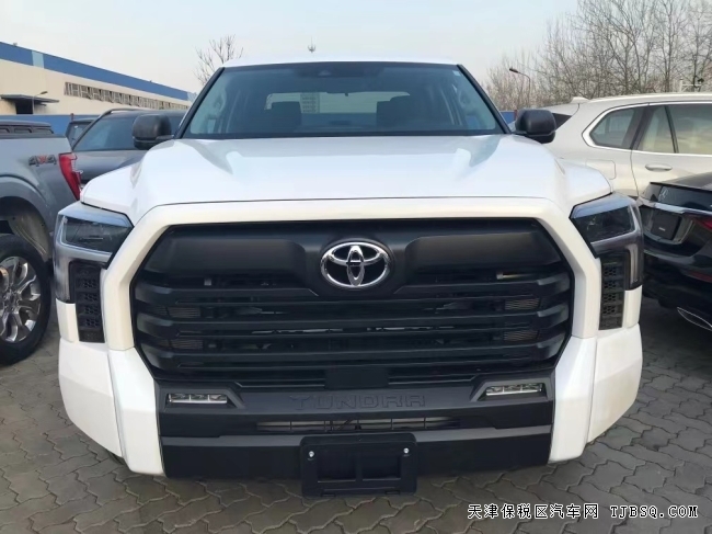 2022款丰田坦途SR5港口特价处理中