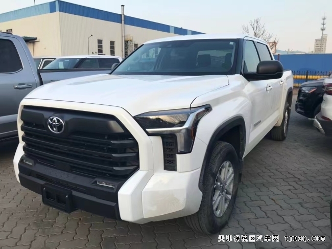 2022款丰田坦途SR5港口特价处理中