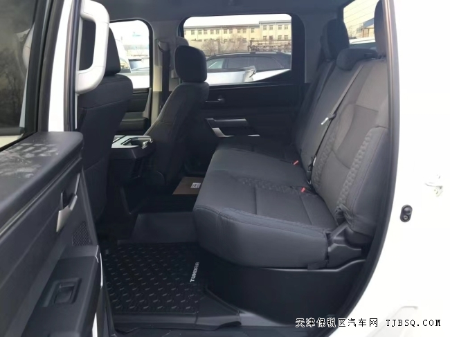 2022款丰田坦途SR5港口特价处理中