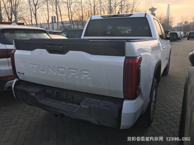 2022款丰田坦途SR5港口特价处理中