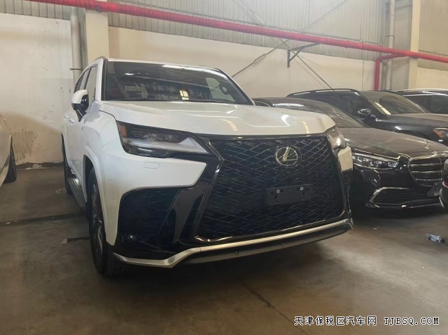 22款雷克萨斯LX600 F-SPORT港口现车热卖中