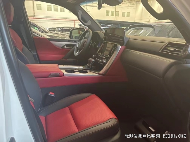 22款雷克萨斯LX600 F-SPORT港口现车热卖中