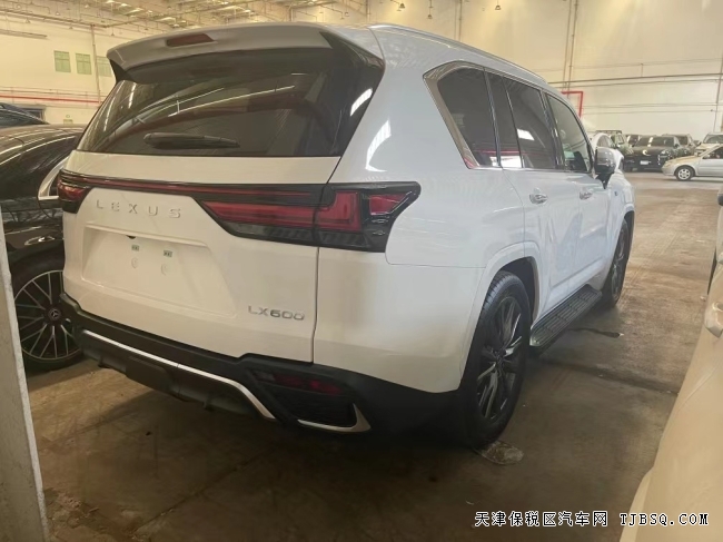 22款雷克萨斯LX600 F-SPORT港口现车热卖中