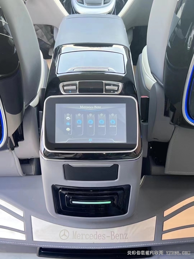 21款奔驰V250航者海‬荣耀版港口现车热卖中